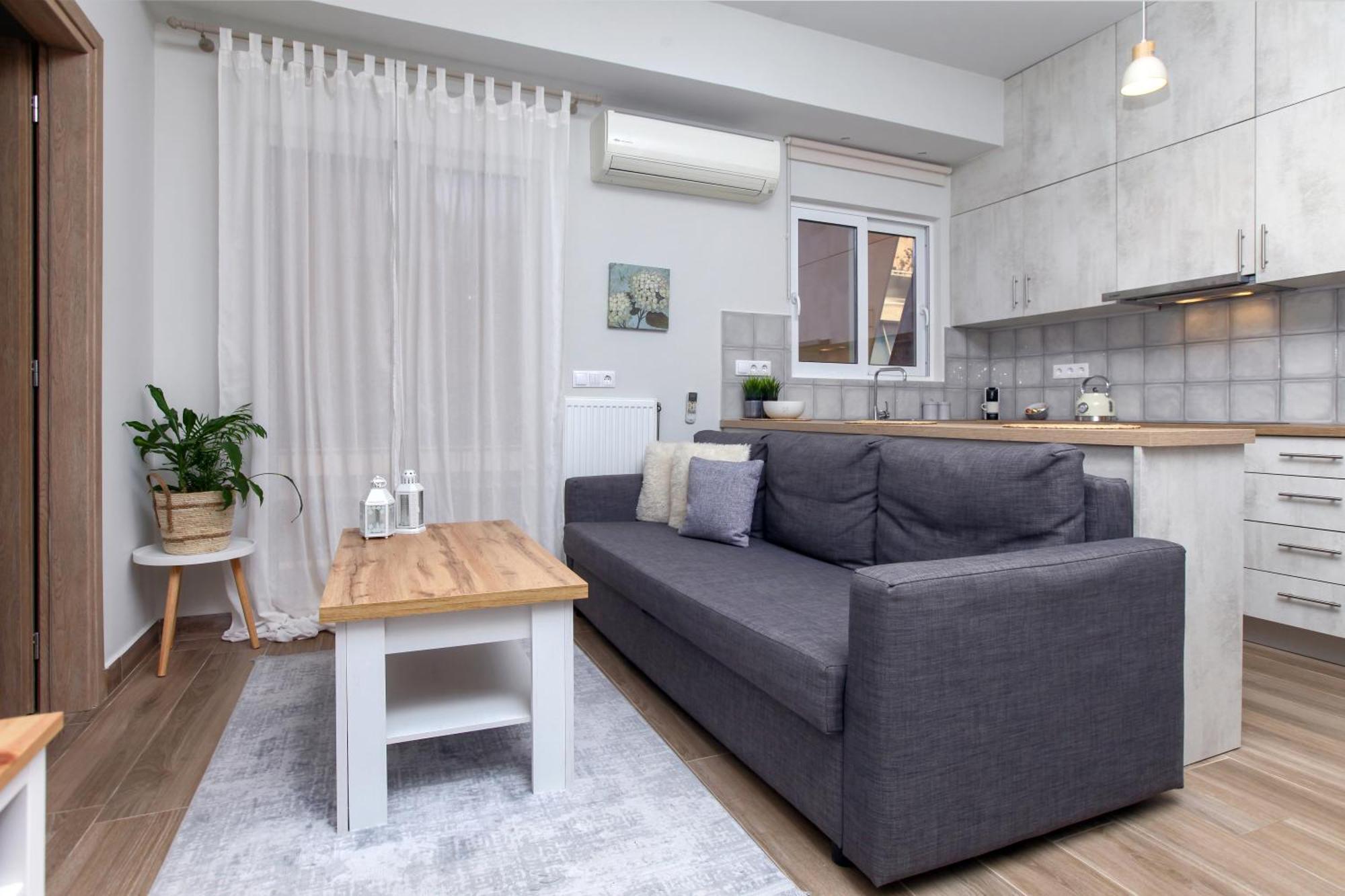 Gem, Next To Metro, Walk To Akropolis Atene